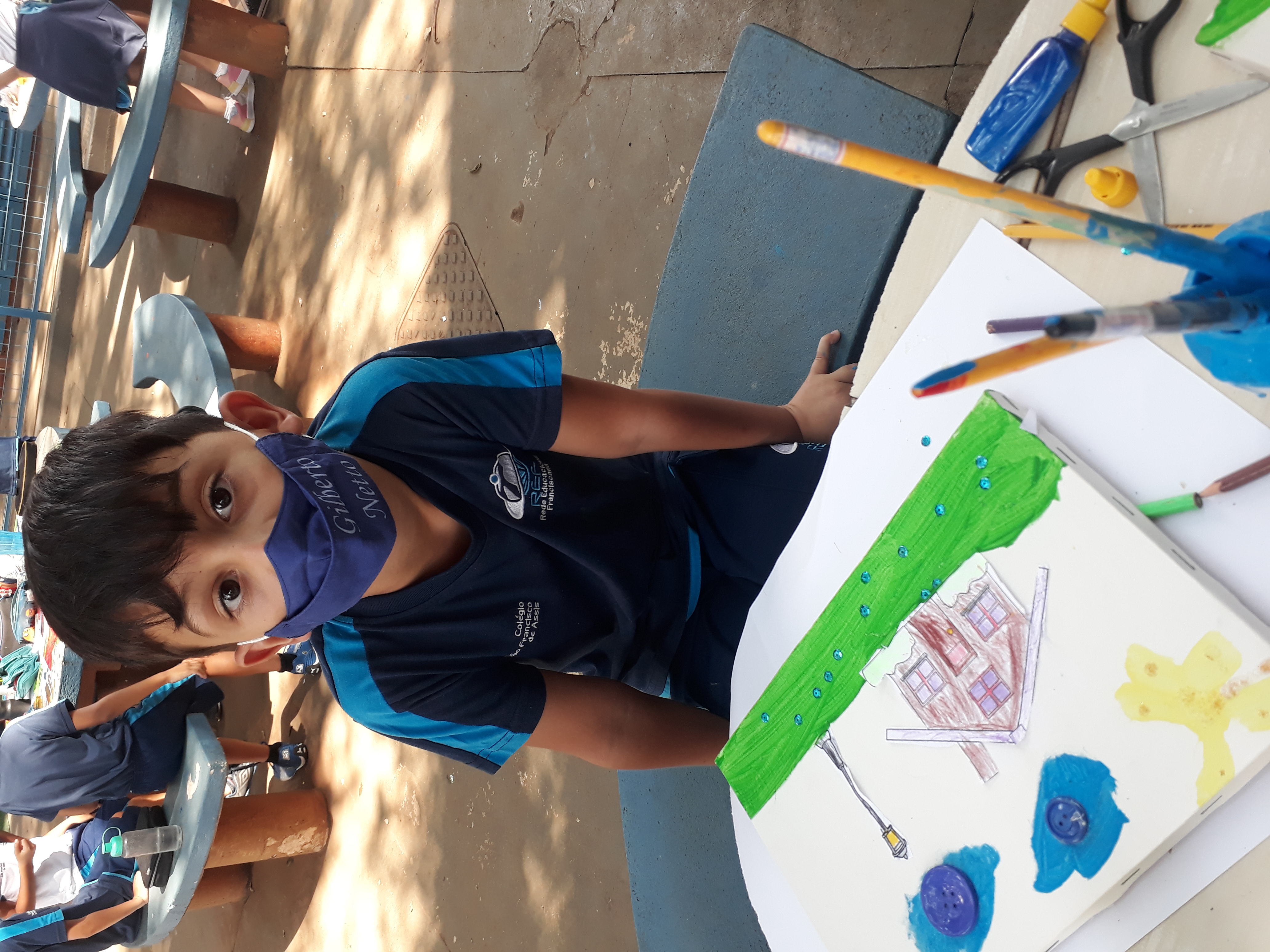 Criança Fazendo Arte - 2º ano B - CSFA